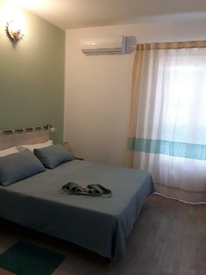 A.C. Le Pavoncelle Bed & Breakfast Асемини Екстериор снимка