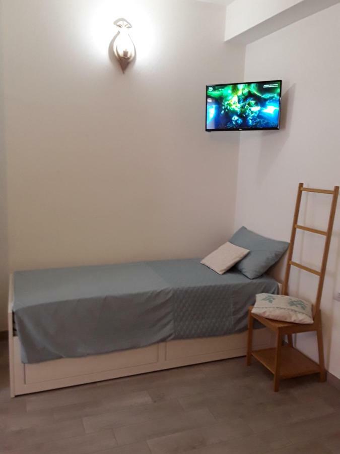 A.C. Le Pavoncelle Bed & Breakfast Асемини Екстериор снимка
